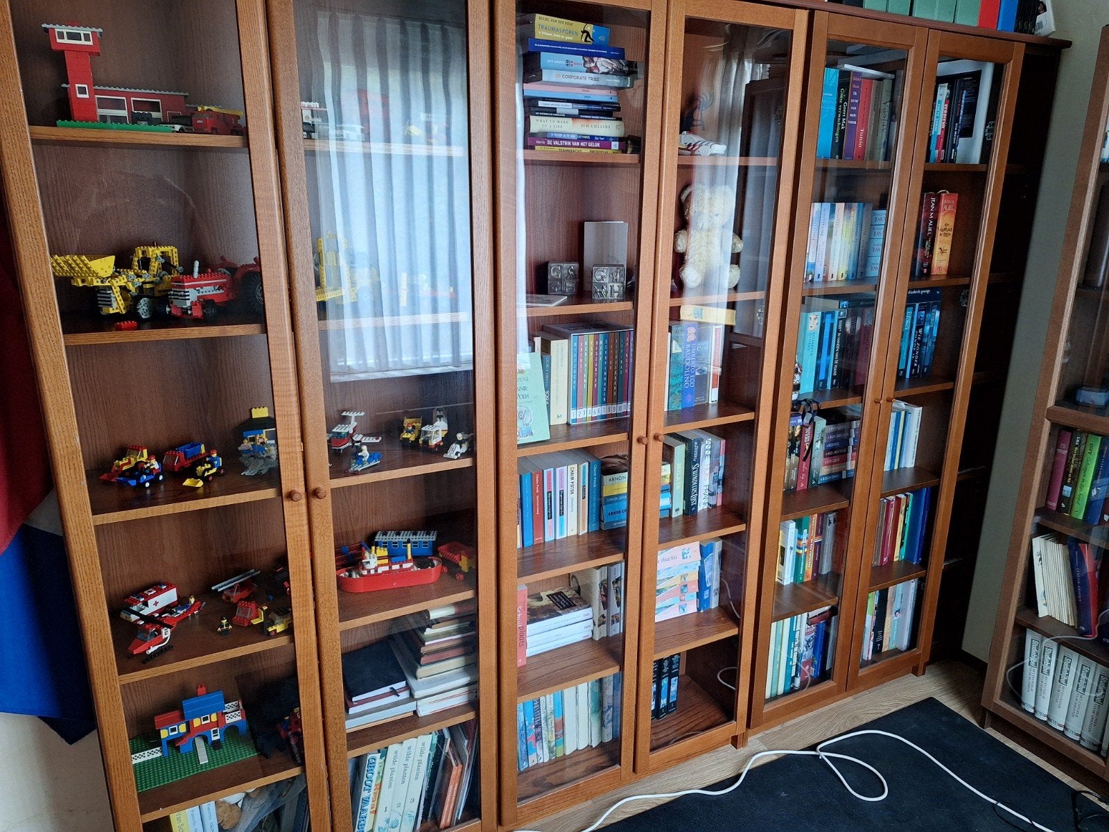 4 Billy boekenkasten met glazen deuren, bruin en mahonie, Ophalen, 200 cm of meer, Overige houtsoorten, 50 tot 100 cm