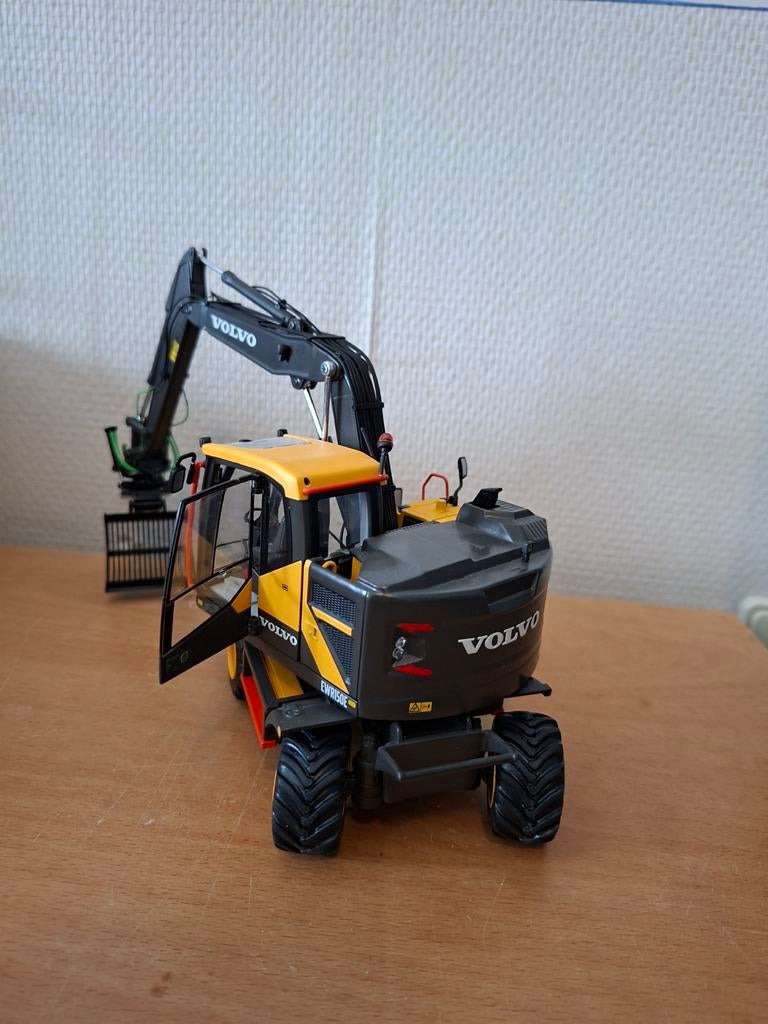 Volvo mobiele kraan miniatuur, Hobby en Vrije tijd, Ophalen