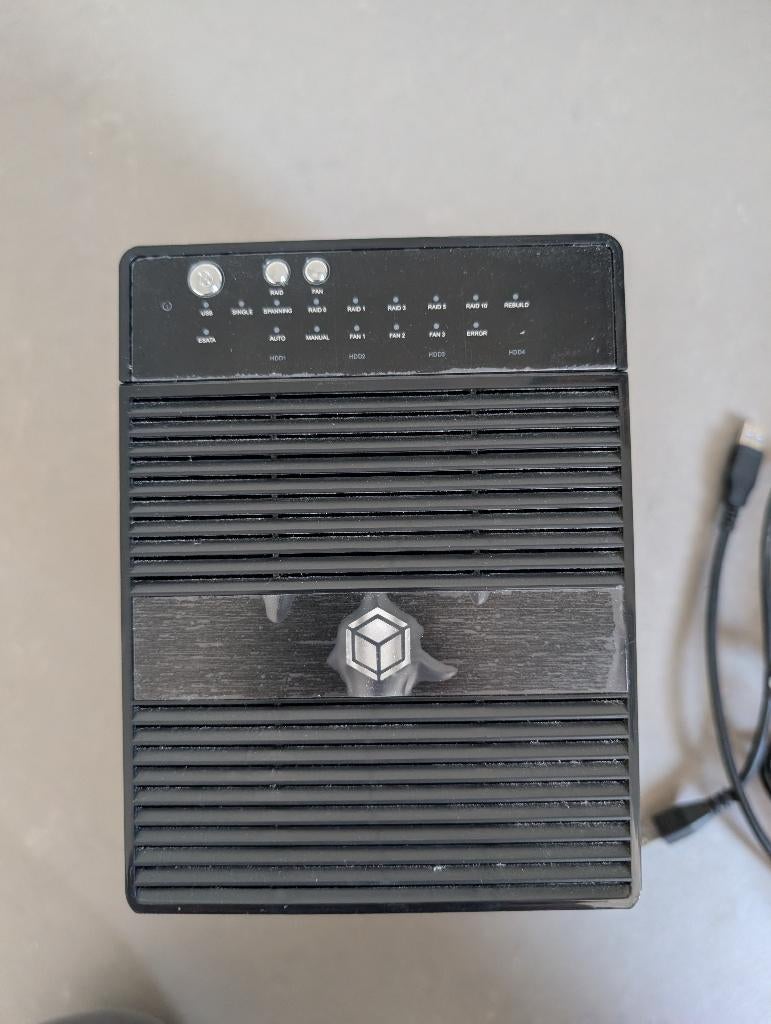 ICY BOX IB-RD3640SU3 (4-Bay Externe HDD Behuizing), Ophalen of Verzenden, Desktop, ICY BOX, Zo goed als nieuw
