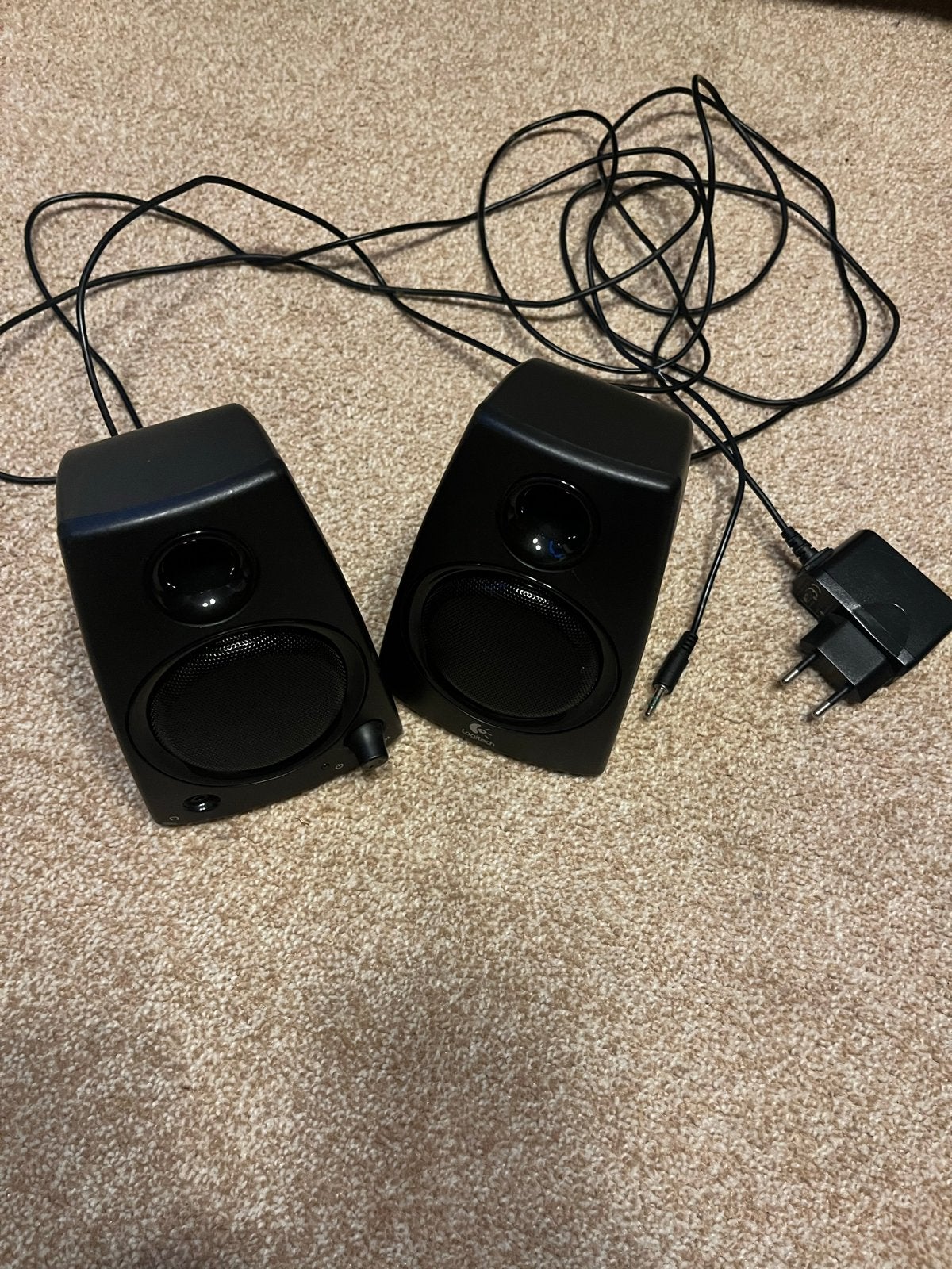 Logitech Z130 PC speakers met AUX aansluiting, Ophalen, Zo goed als nieuw, Audiokanaal 2