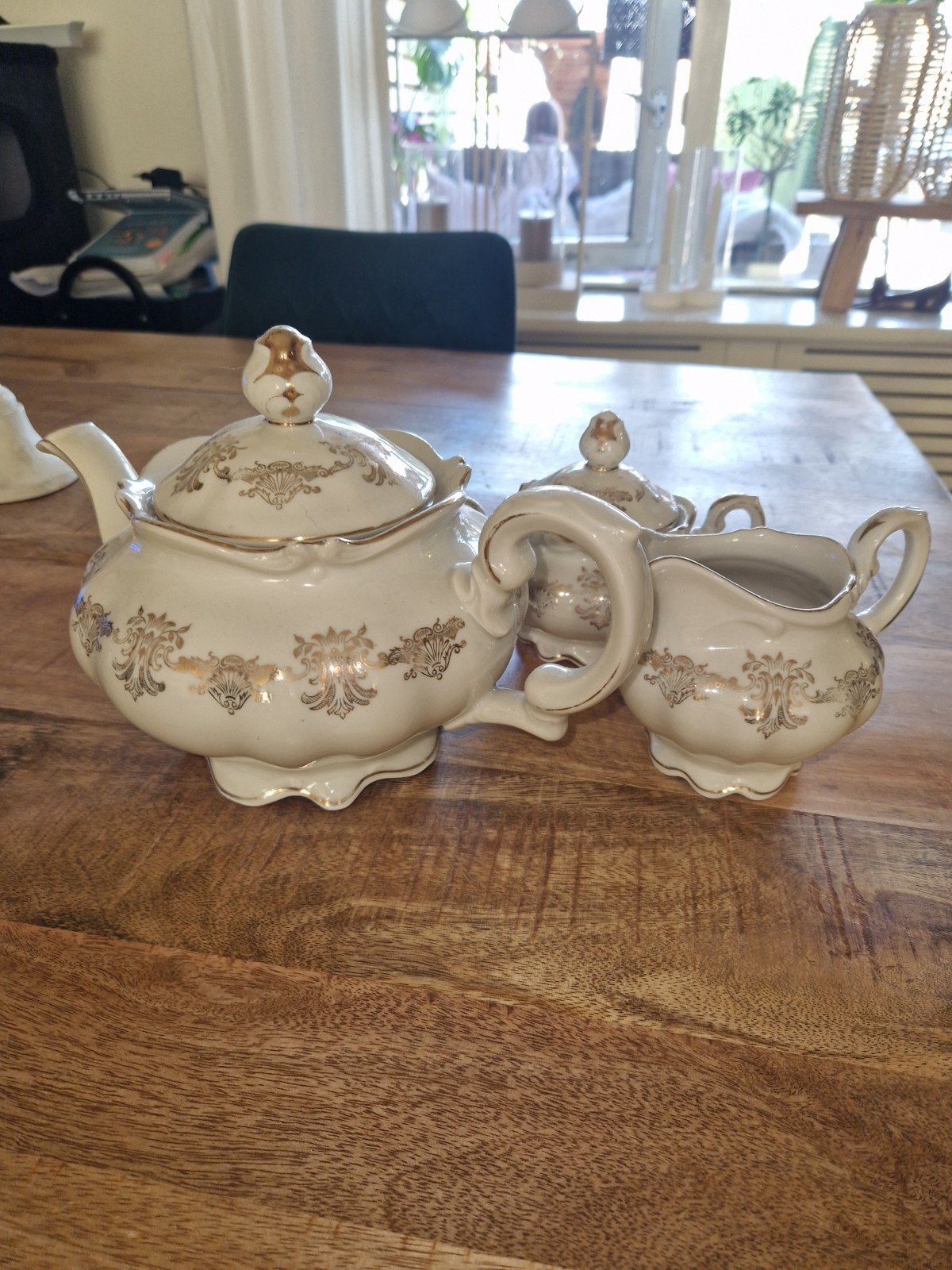 Theepot, Ophalen