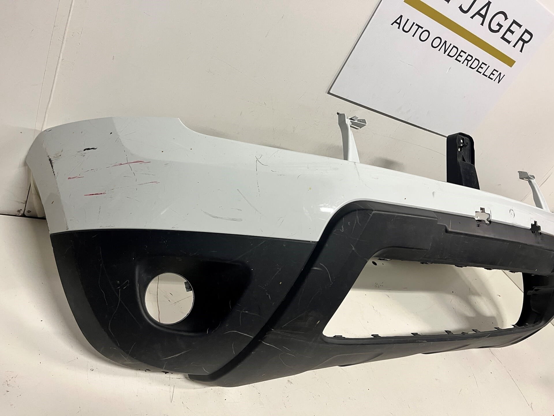 DACIA DUSTER VOORBUMPER BUMPER 620220025R 2010-2017, Dacia, Gebruikt, Voor, Automobile-Dacia SA