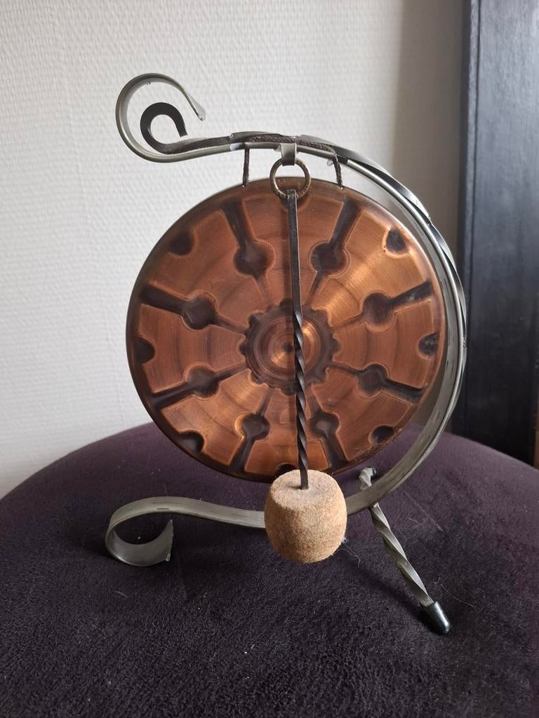 Vintage tafelgong, Muziek en Instrumenten, Percussie, Ophalen of Verzenden, Gebruikt, Overige soorten
