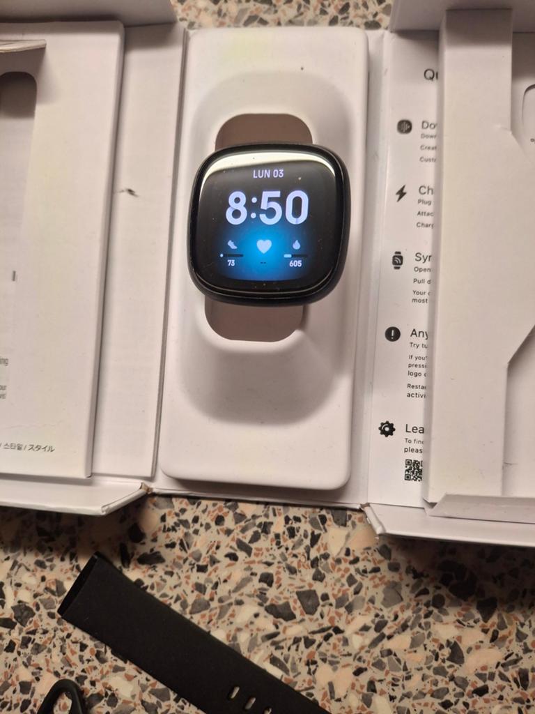 Fitbit Versa 3 Smartwatch met GPS - Zo goed als nieuw, GPS, Zwart, Ophalen of Verzenden, Zo goed als nieuw