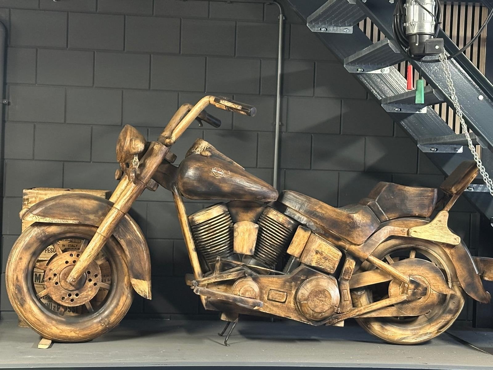 Unieke handgemaakte houten motorfiets sculptuur, Ophalen, Overige onderwerpen, Meer dan 2 meter, Handgemaakt