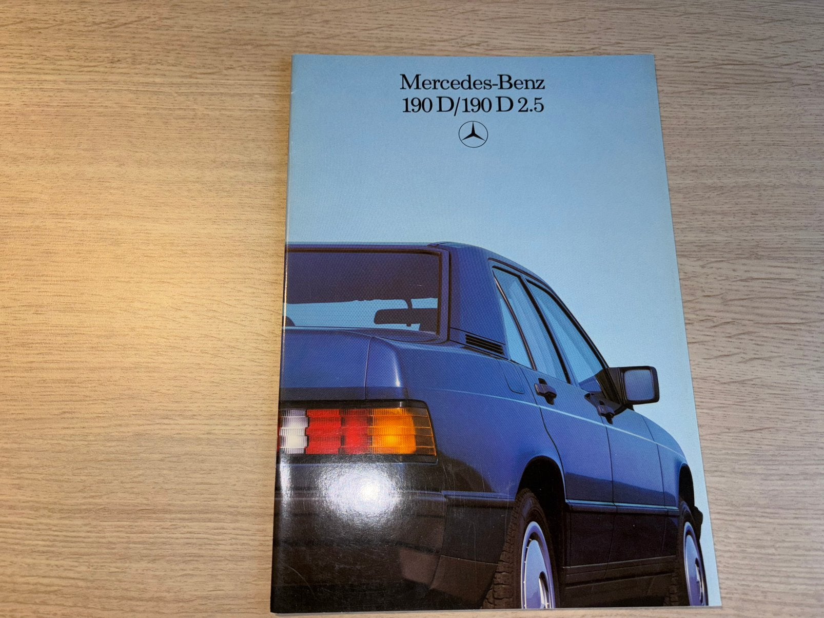 Folder Mercedes-Benz W201 diesel 1988 (190D. 190D 2.5), Ophalen of Verzenden, Zo goed als nieuw, Mercedes