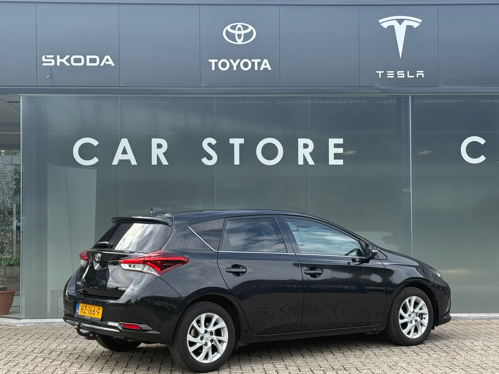 Toyota Auris 1.8 Hybrid Dynamic Navi|Camera|Dealer onderhoud, Dealer onderhouden, Gebruikt, 4 cilinders, Zwart
