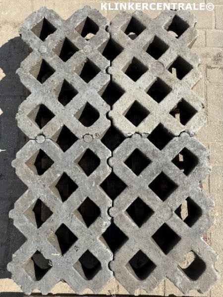 ROOIKORTING 2.000m2 gebruikte grastegels 60x40x10cm kunstst., Gebruikt, Verzenden, Bij dit gebruikte product niet meer te achterhalen.