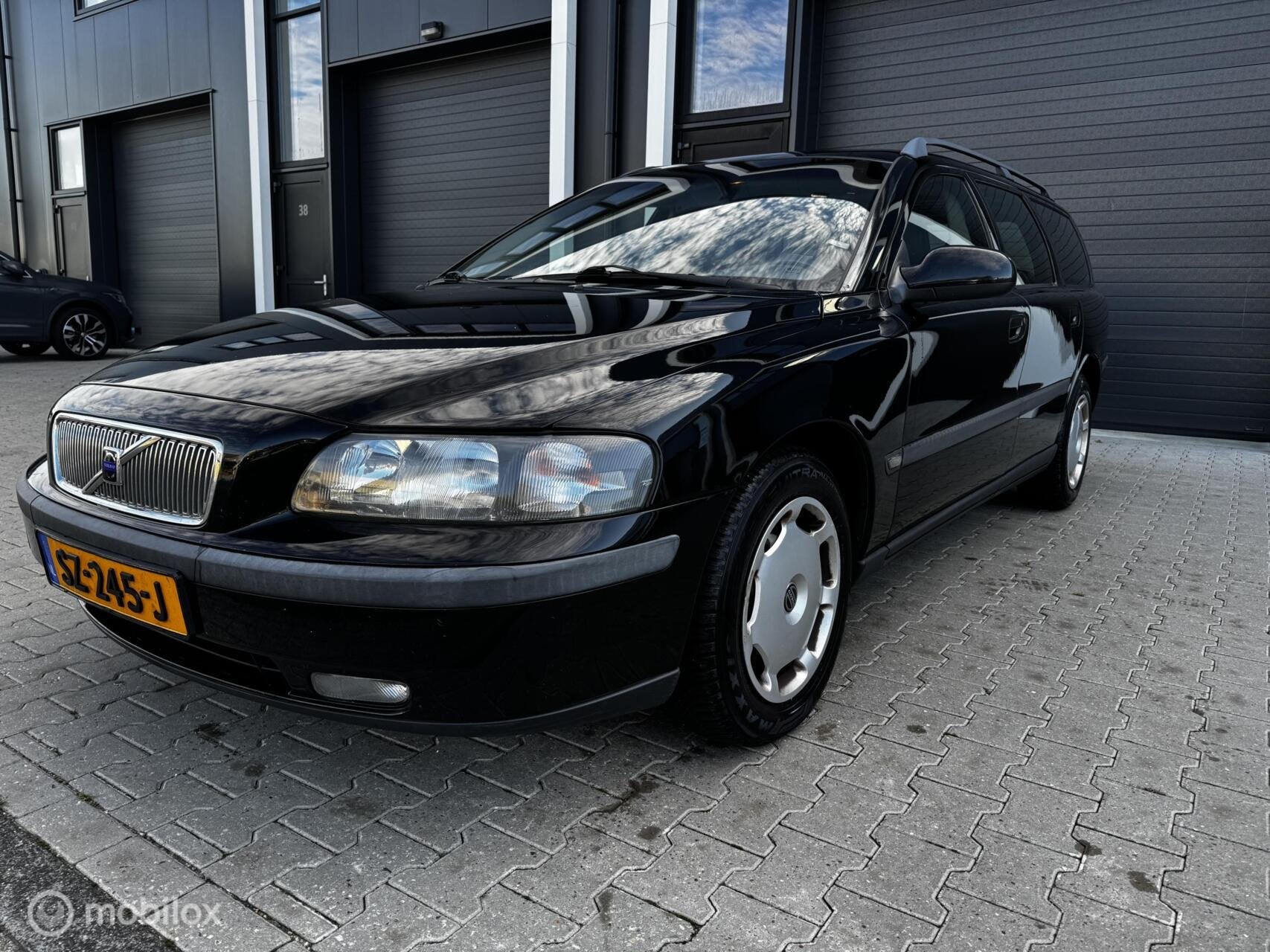 Volvo V70 2.4 Ocean Race 2002(AIRCO/APK), Voorwielaandrijving, 1505 kg, Zwart, 170 pk