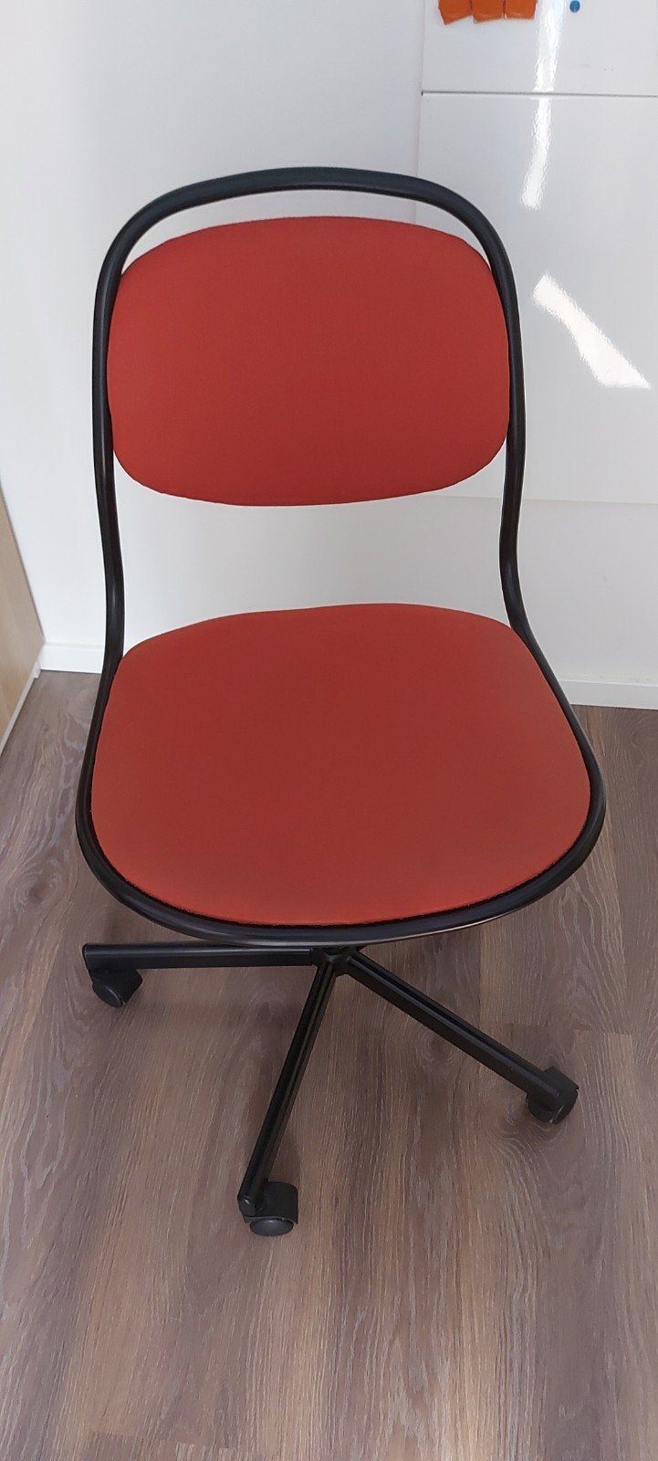 IKEA ÖRFJÄLL Bureaustoel - Rood-zwart in hoogte verstelbaar, Ophalen, Gebruikt, Rood, Bureaustoel