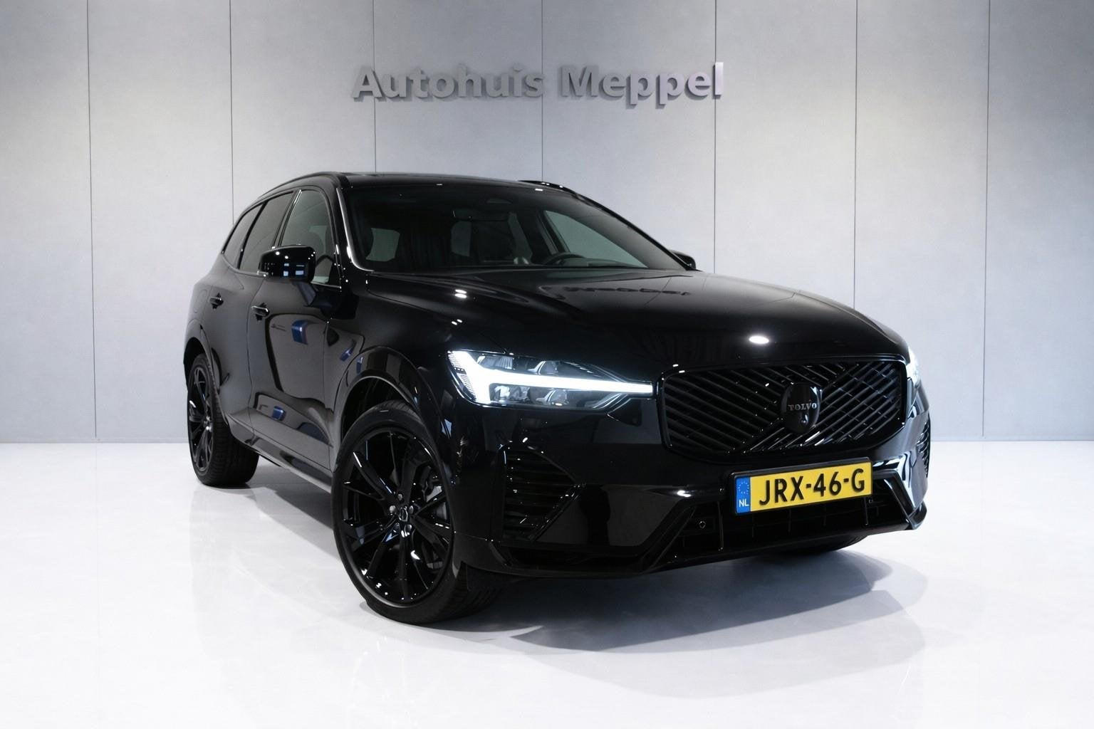 Volvo XC60 T6-AWD Black-Ultra| NEW | B&W|Luchtvering|Trekhaa, Automaat, Gebruikt, Euro 6, 4 cilinders