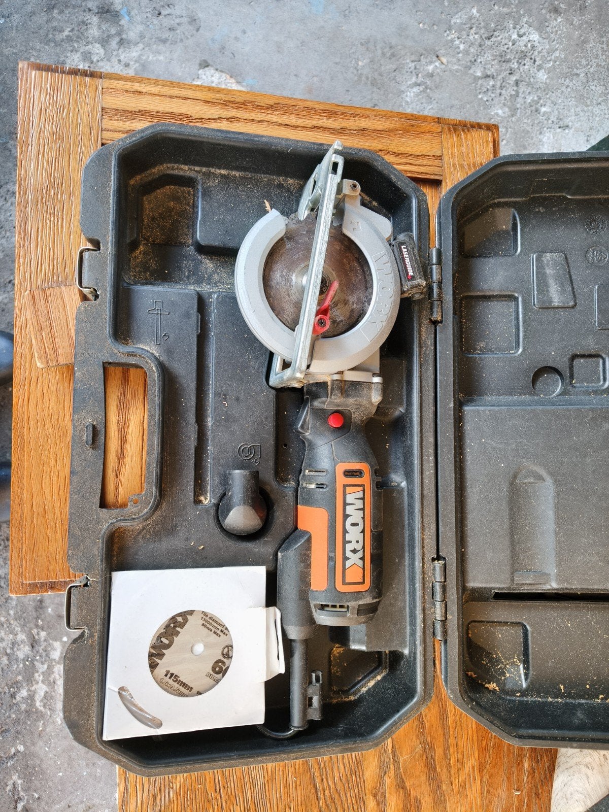 Worx WX427 Handcirkelzaag - Compact en Krachtig, Gebruikt, Cirkelzaag, Worx, 600 tot 1200 watt