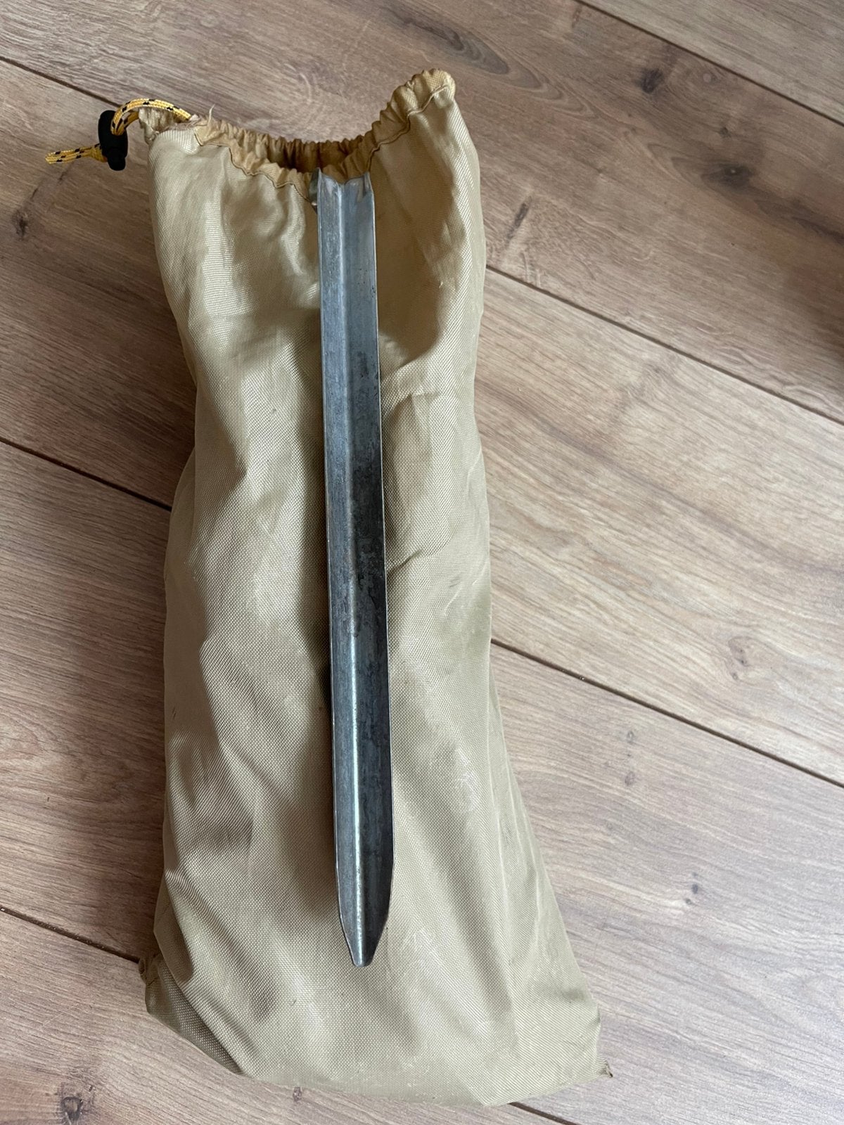Zak vol stevige haringen, Ophalen of Verzenden, Zo goed als nieuw