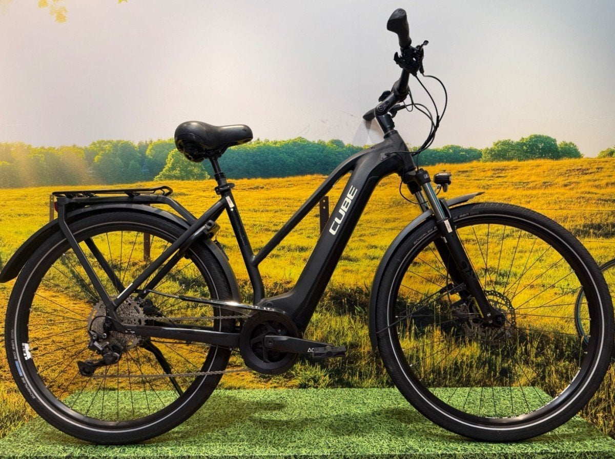 Cube TOURING HYBRID PRO 500 BLACK/WHITE 2021 Mixed, Gebruikt, -, -, -