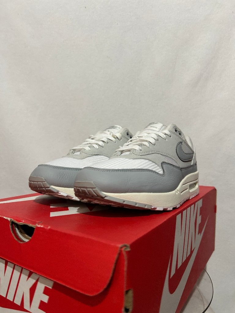 ALS NIEUW! Maat 41 -  Nike Air Max 1 Light Smoke Grey, Overige kleuren, Verzenden, Nike, Nike