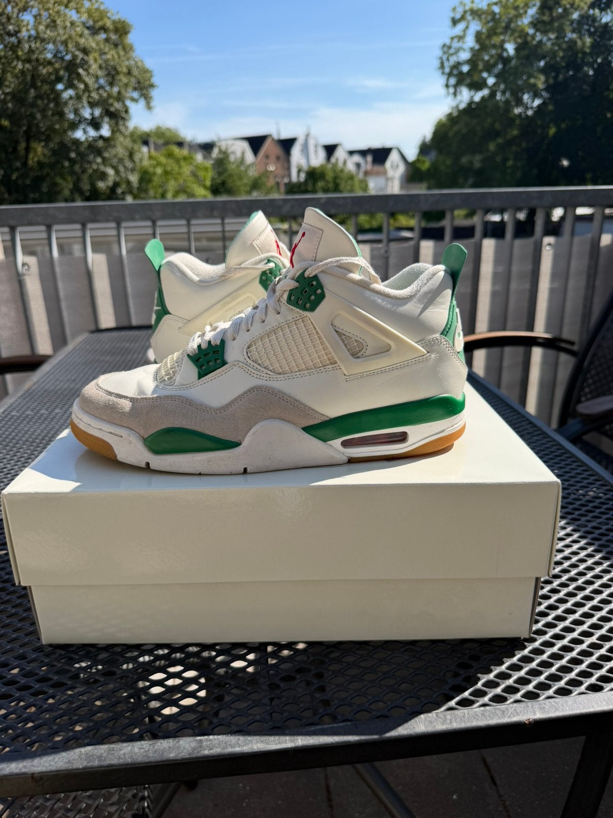 Jordan 4 sb pine green, Wit, Ophalen of Verzenden, Sneakers of Gympen, Gedragen