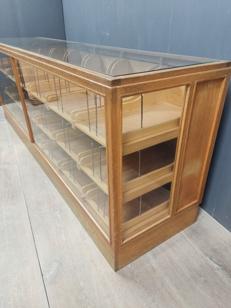 Vintage Toonbank Eiken met 21 laden Vitrinekast Winkelkast, Ophalen of Verzenden