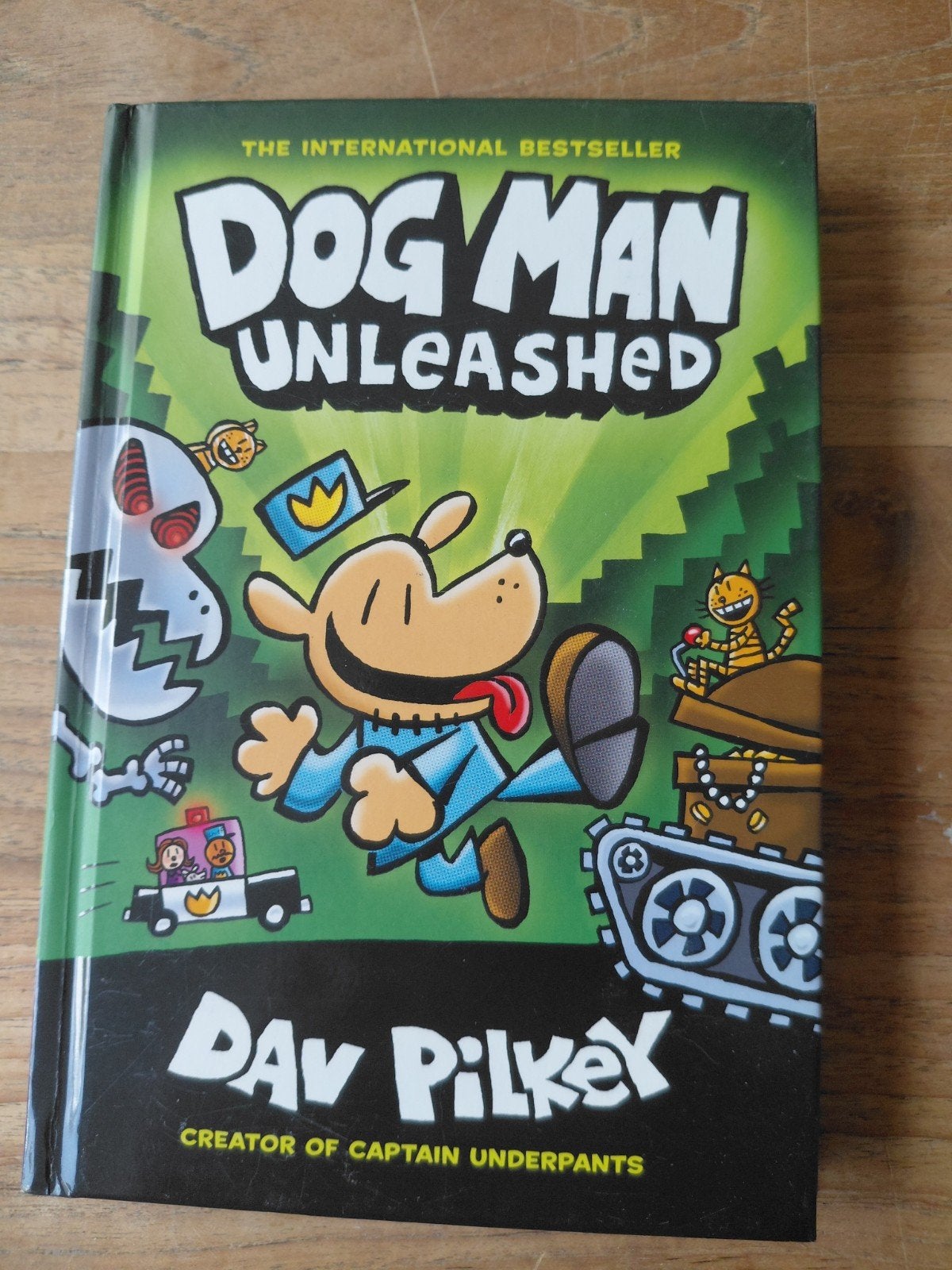 Dog Man Unleashed - Dav Pilkey (stripboek), Eén stripboek, Ophalen of Verzenden, Zo goed als nieuw, Dav Pilkey