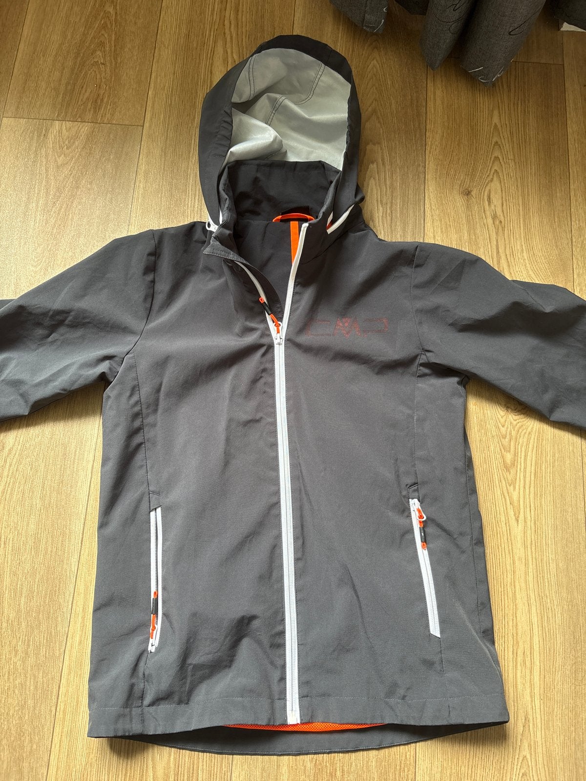 CMP Jas Maat 152 - Grijs met Oranje Details, Ophalen of Verzenden, Zo goed als nieuw, Jongen of Meisje, Jas