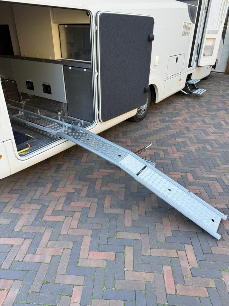 Motorfietsgoot met 12V lier voor camper (225cm), Ophalen, Gebruikt
