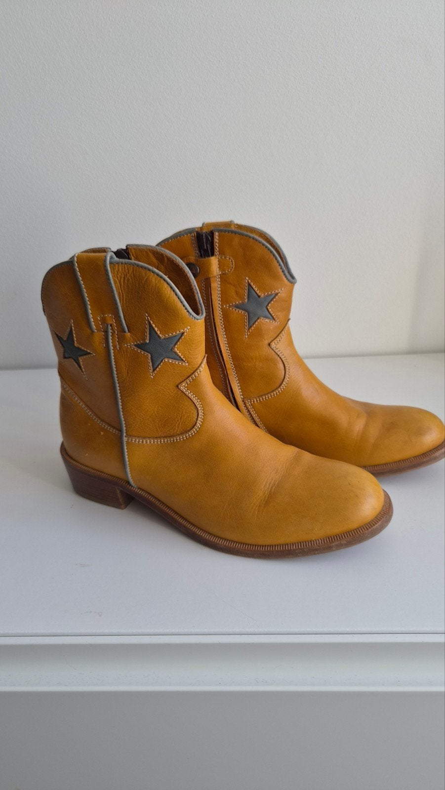 Prachtige okergele Zecchino d'Oro cowboylaarsjes 38, Ophalen of Verzenden