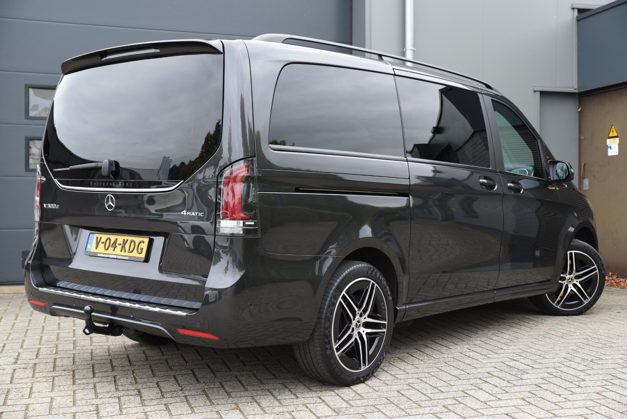 Mercedes-Benz V-klasse 300d L2 Avantgarde AMG Line Edition, Auto's, Automaat, Achterwielaandrijving, Gebruikt, Euro 6