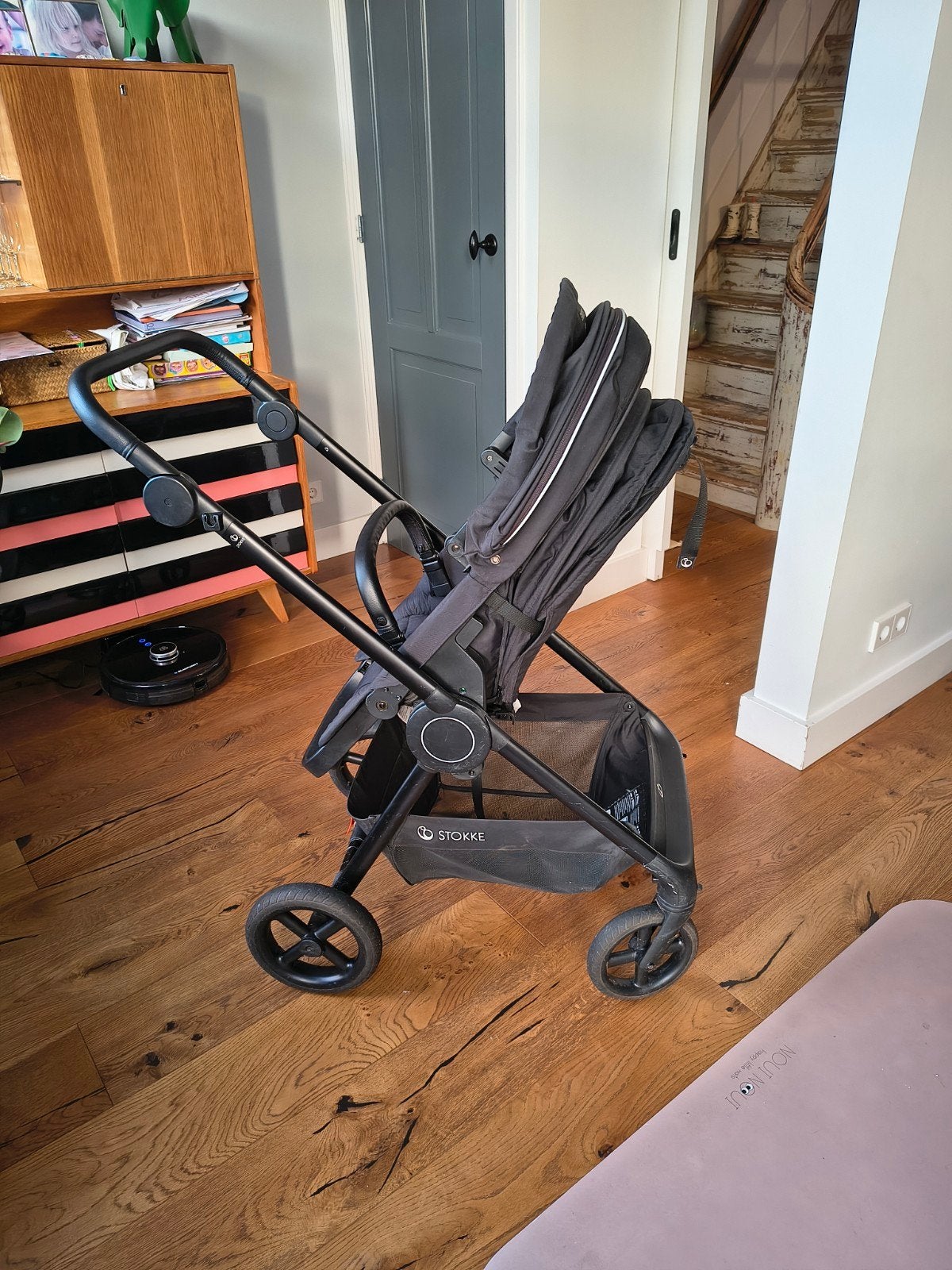 Stokke Beat kinderwagen met reiswieg - Zo goed als nieuw, Kinderen en Baby's, Ophalen, Zo goed als nieuw, Combiwagen, Met reiswieg