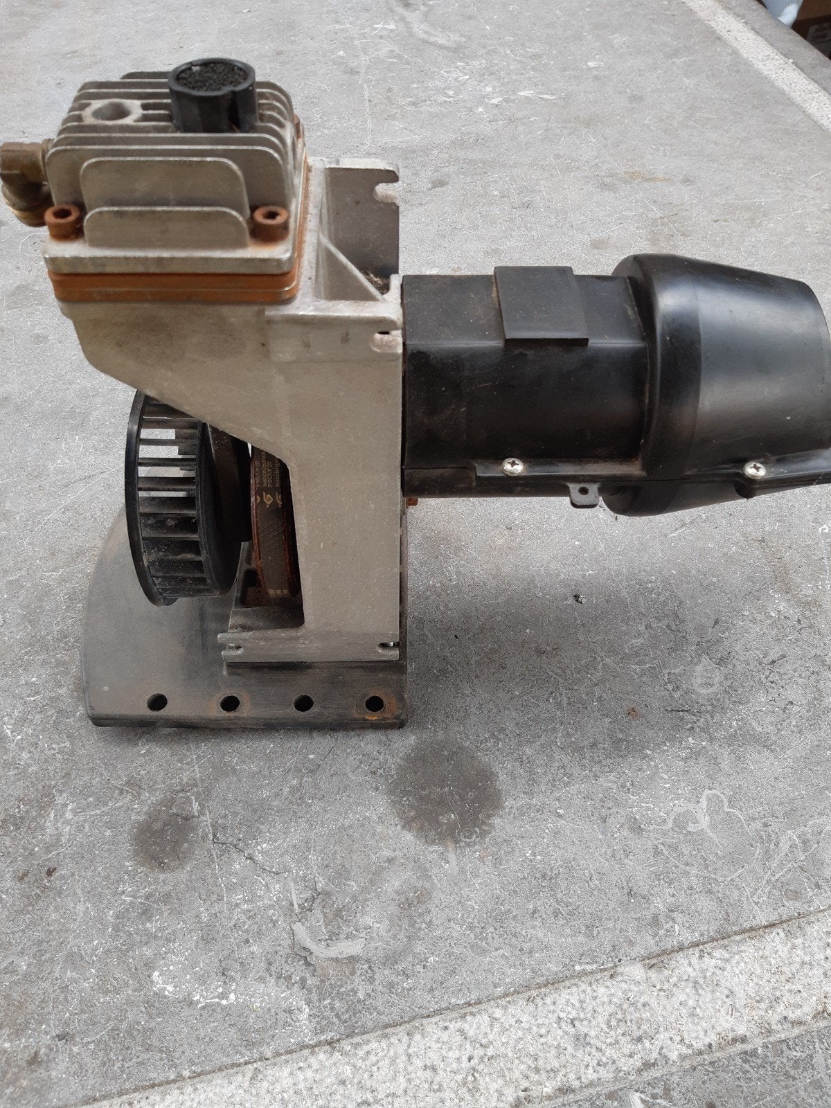 Airpress HLO 215/25 Compresorpomp, Ophalen, Gebruikt, 6 tot 10 bar, Minder dan 200 liter/min