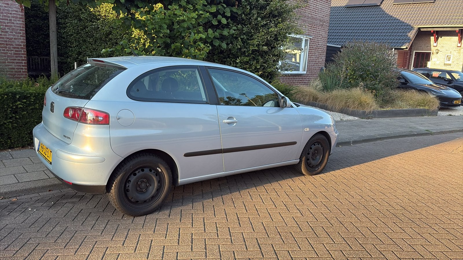 Seat Ibiza 1.4 16V 55KW AUT 2002 Blauw, Auto's, 74 pk, Zwart, 4 cilinders, Blauw