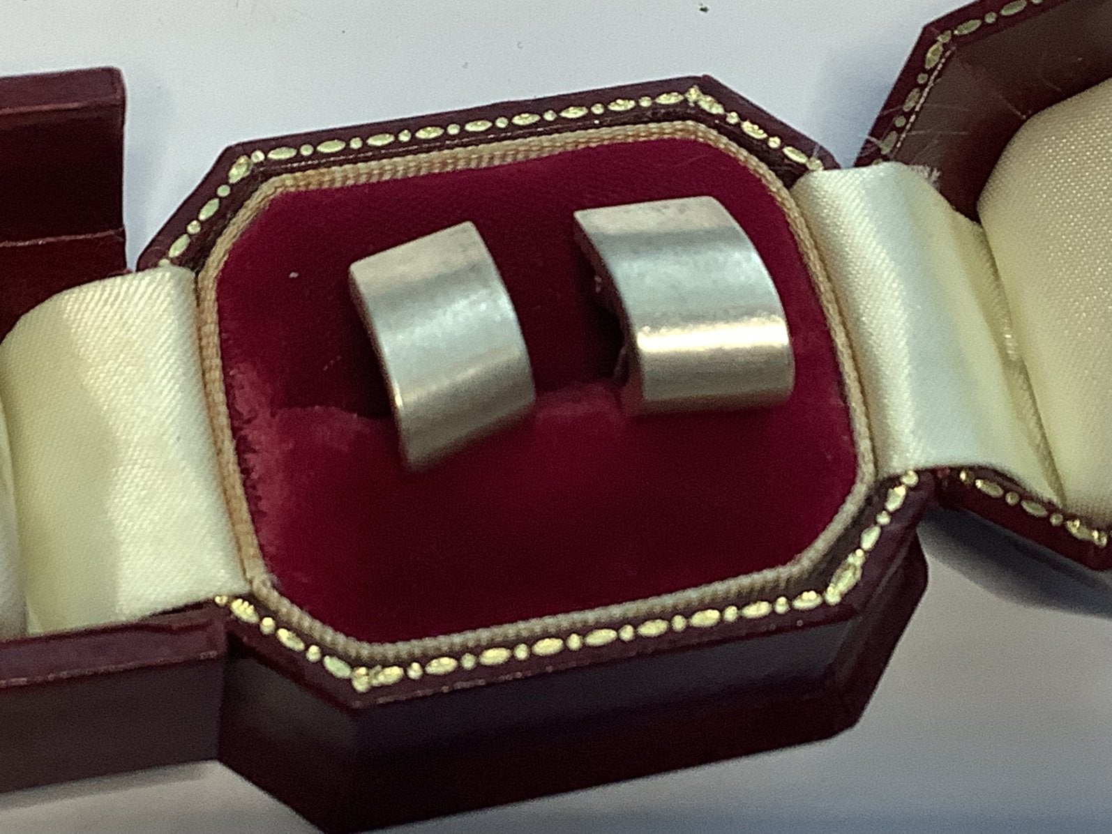 PRACHTIGE GLADDE MATTE 925 ZILVER OORKNOPPEN, Verzenden, Zilver, Oorbellen