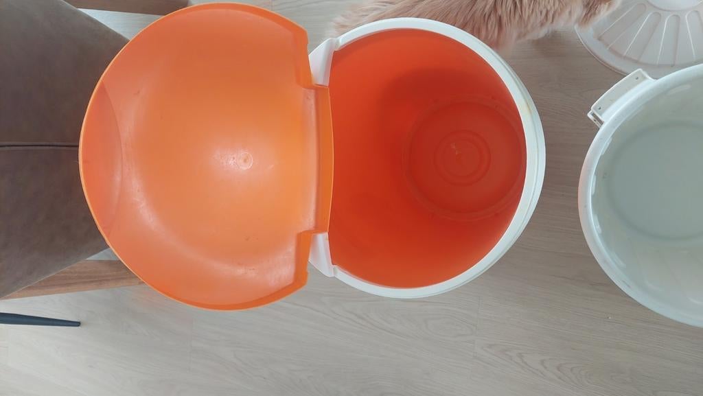 Twee prullenbak, Huis en Inrichting, Keuken | Tupperware, Ophalen of Verzenden, Gebruikt, Wit, Bus of Trommel