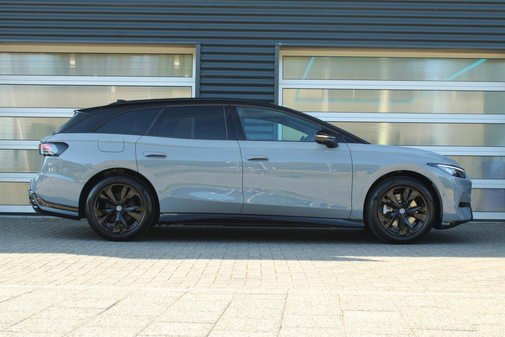 Volkswagen ID.7 Tourer 204pk Limited Edition 59 kWh | Black, 12 maanden, Zwart, 1972 kg, 204 pk