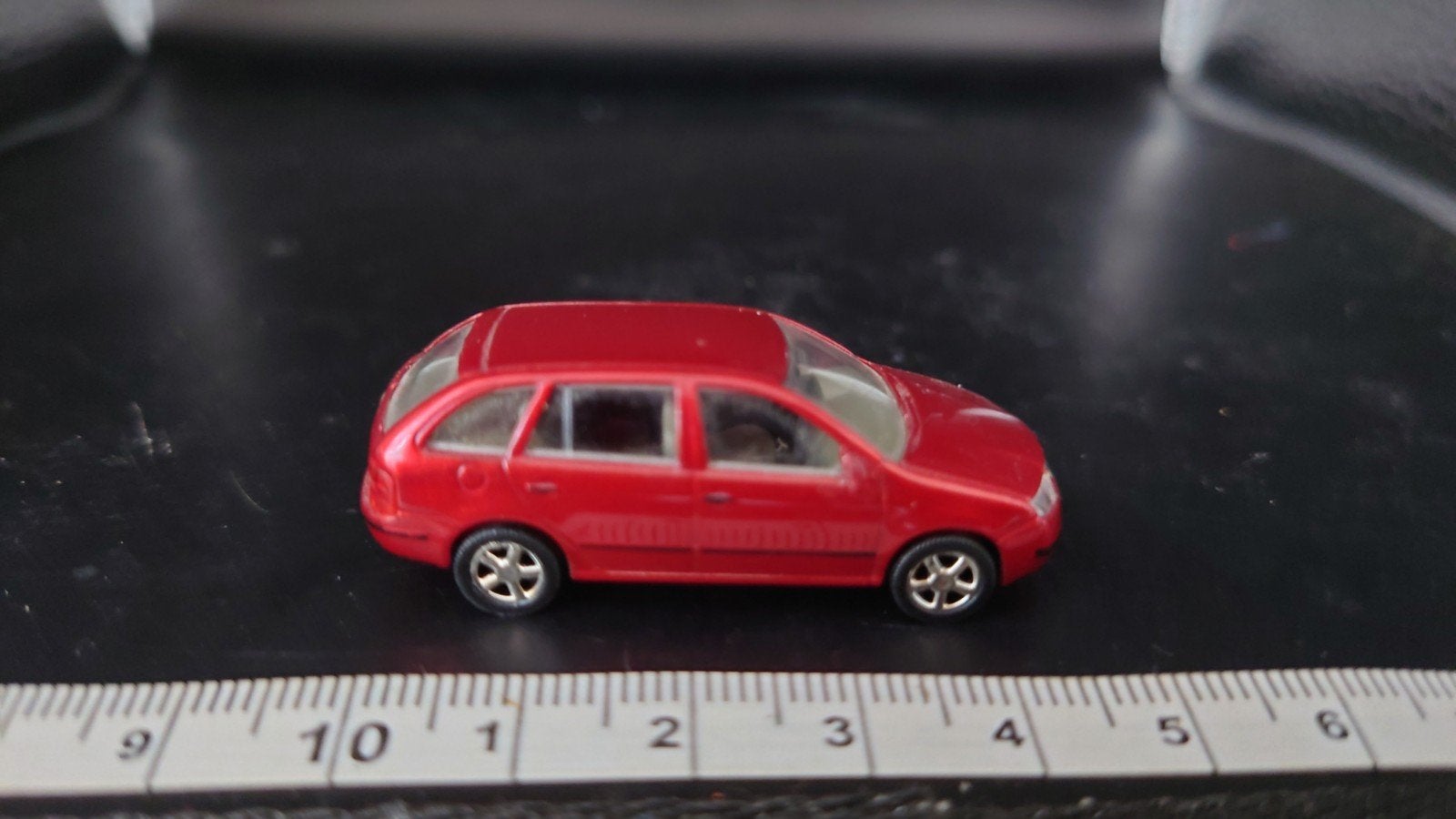 Kaden Skoda Fabia Combi HO 1:87 - Rood Modelauto, Ophalen of Verzenden, Zo goed als nieuw, Auto, Overige merken