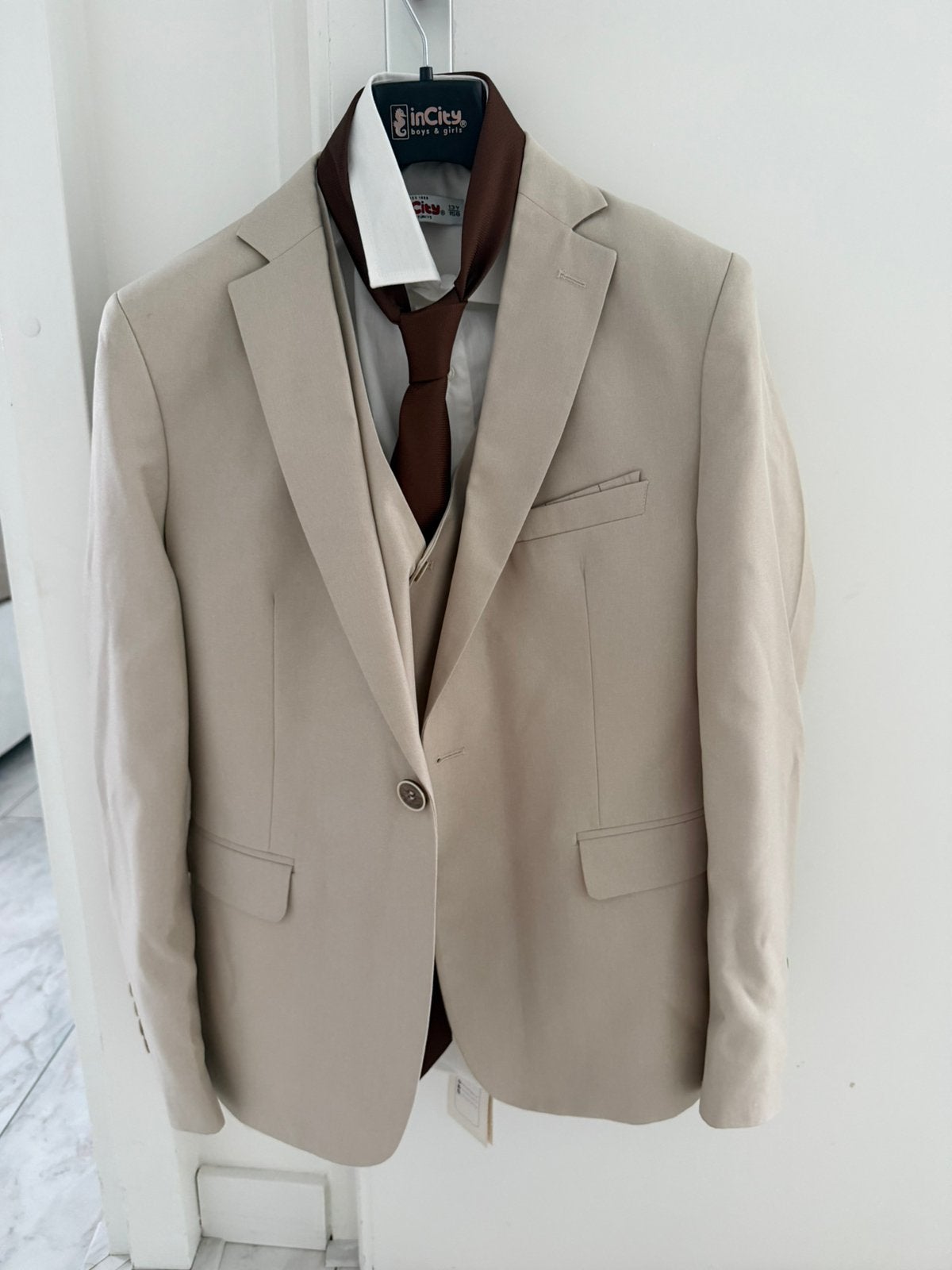 Kinder pak crème beige compleet maat 158 / 13y, Kleding | Heren, Kostuums en Colberts, Ophalen of Verzenden, Zo goed als nieuw