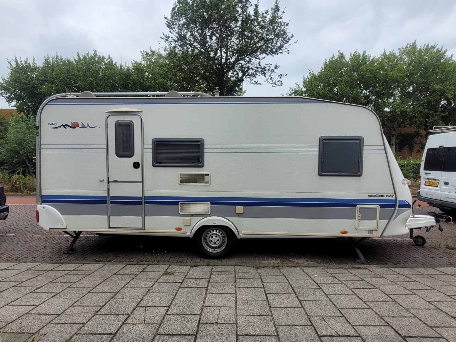 Hobby 500 kmfe caravan 2005, Hobby, Frans bed, Treinzit, Particulier