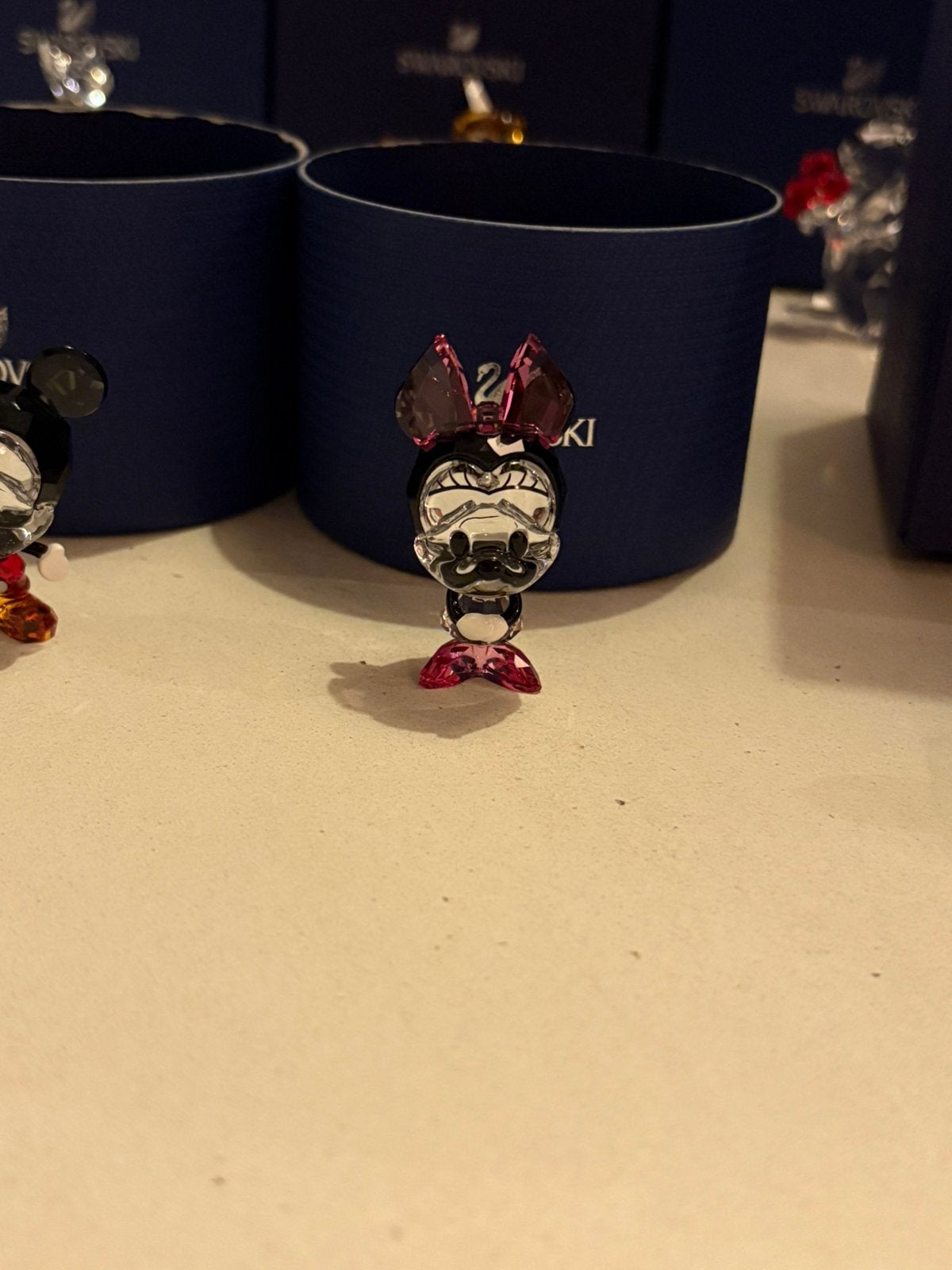 Swarovski disney cutie Minnie mouse, Verzamelen, Ophalen of Verzenden, Zo goed als nieuw, Figuurtje