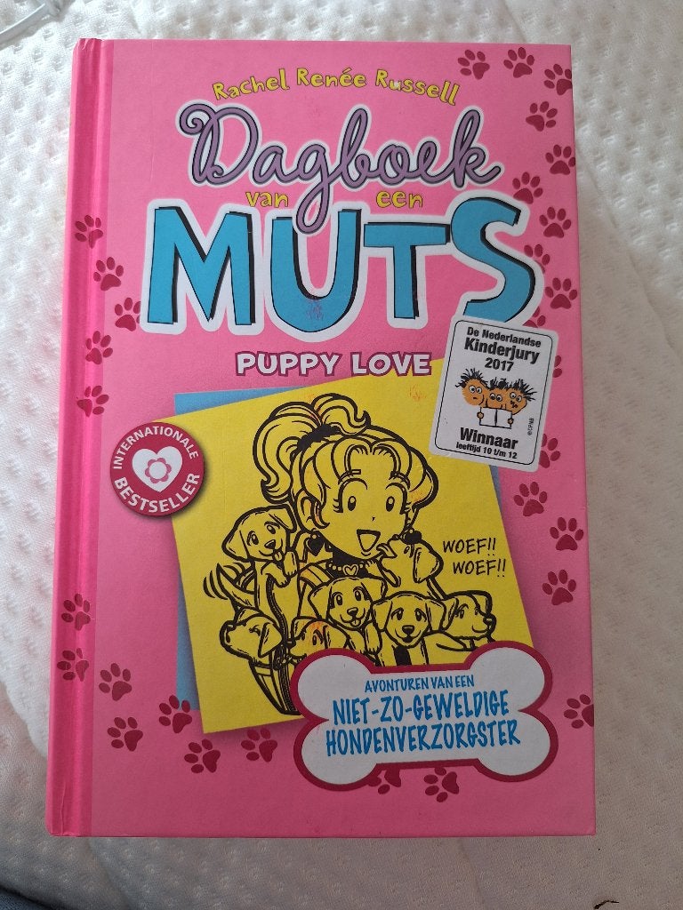 Dagboek van een muts Puppylove, Boeken, Rachel Renée Russell, Ophalen of Verzenden, Verhalen, Zo goed als nieuw