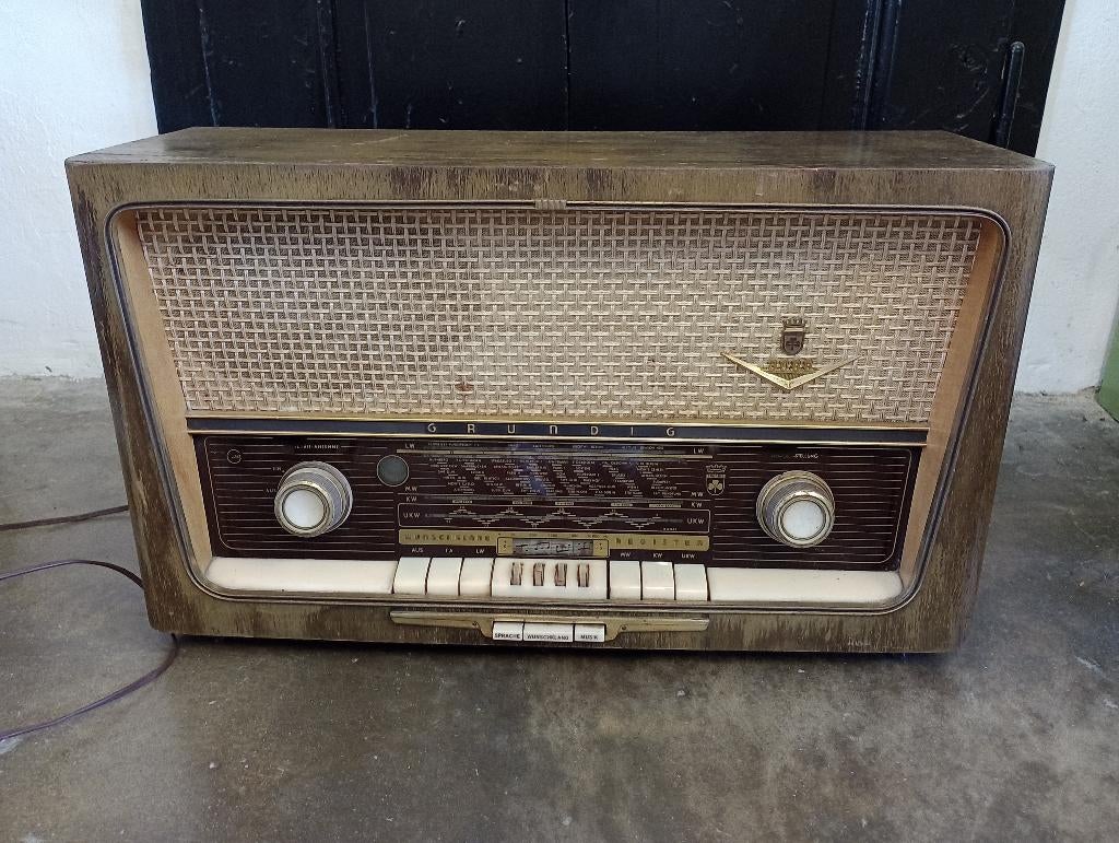 Vintage Grundig radio type 3088, Ophalen, Niet werkend, Radio
