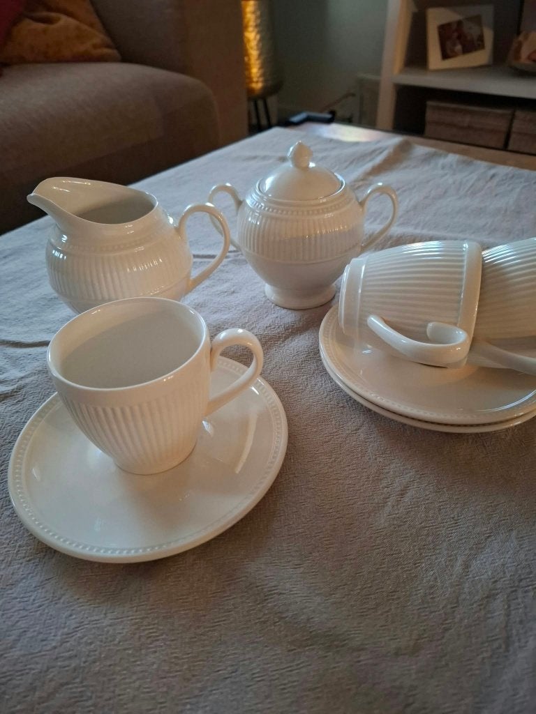 Wedgwood koffieservies 12 delig, Klassiek, Ophalen of Verzenden, Zo goed als nieuw, Compleet servies