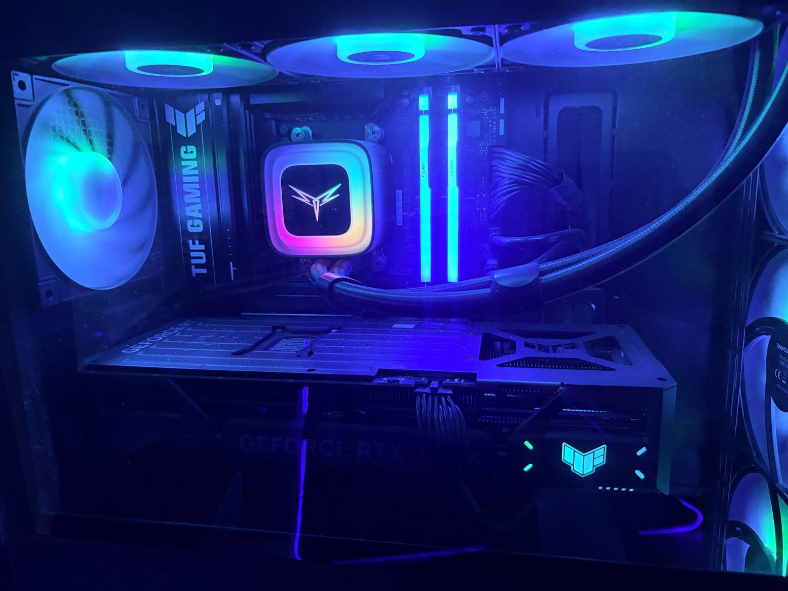 Foto 2 van Gaming PC Ryzen 9 9900X | RTX 5070 OC | 32GB DDR5 | 2TB SSD