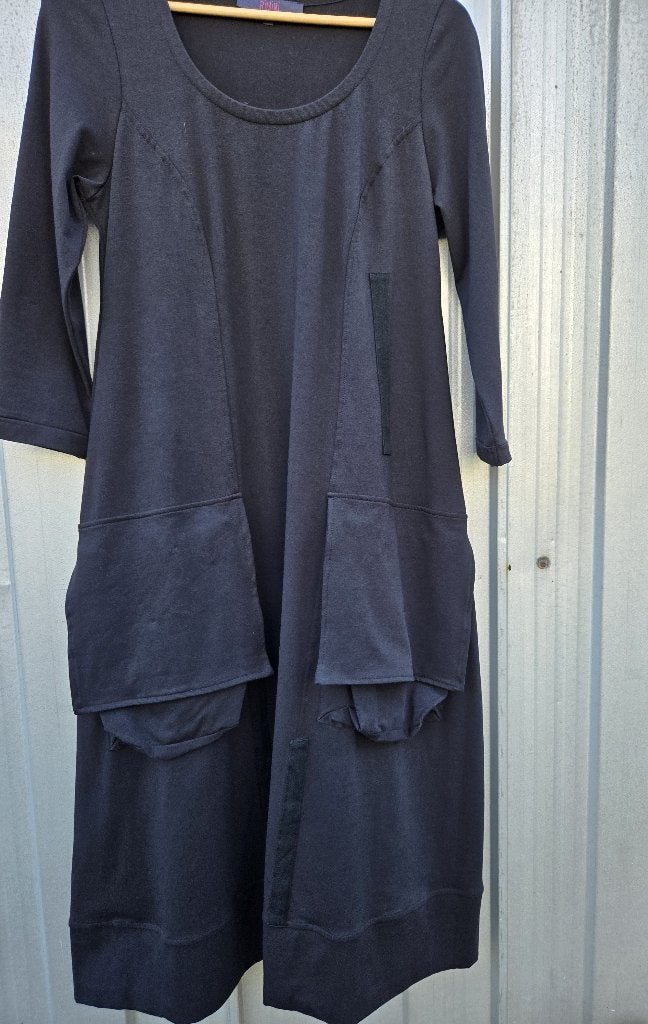 Nieuwe zwarte jurk van Rimini met grote zakken, maat M/L, Maat 38/40 (M), Verzenden, Nieuw, Onder de knie