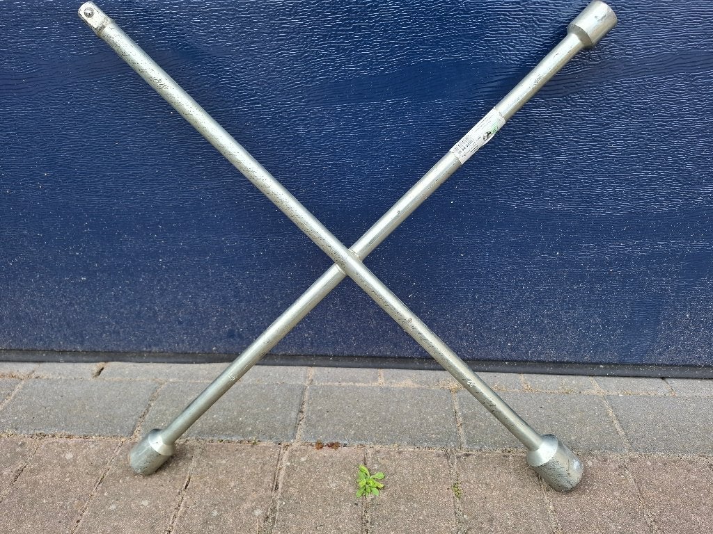 kruissleutel zwaar model, Ophalen, Zo goed als nieuw