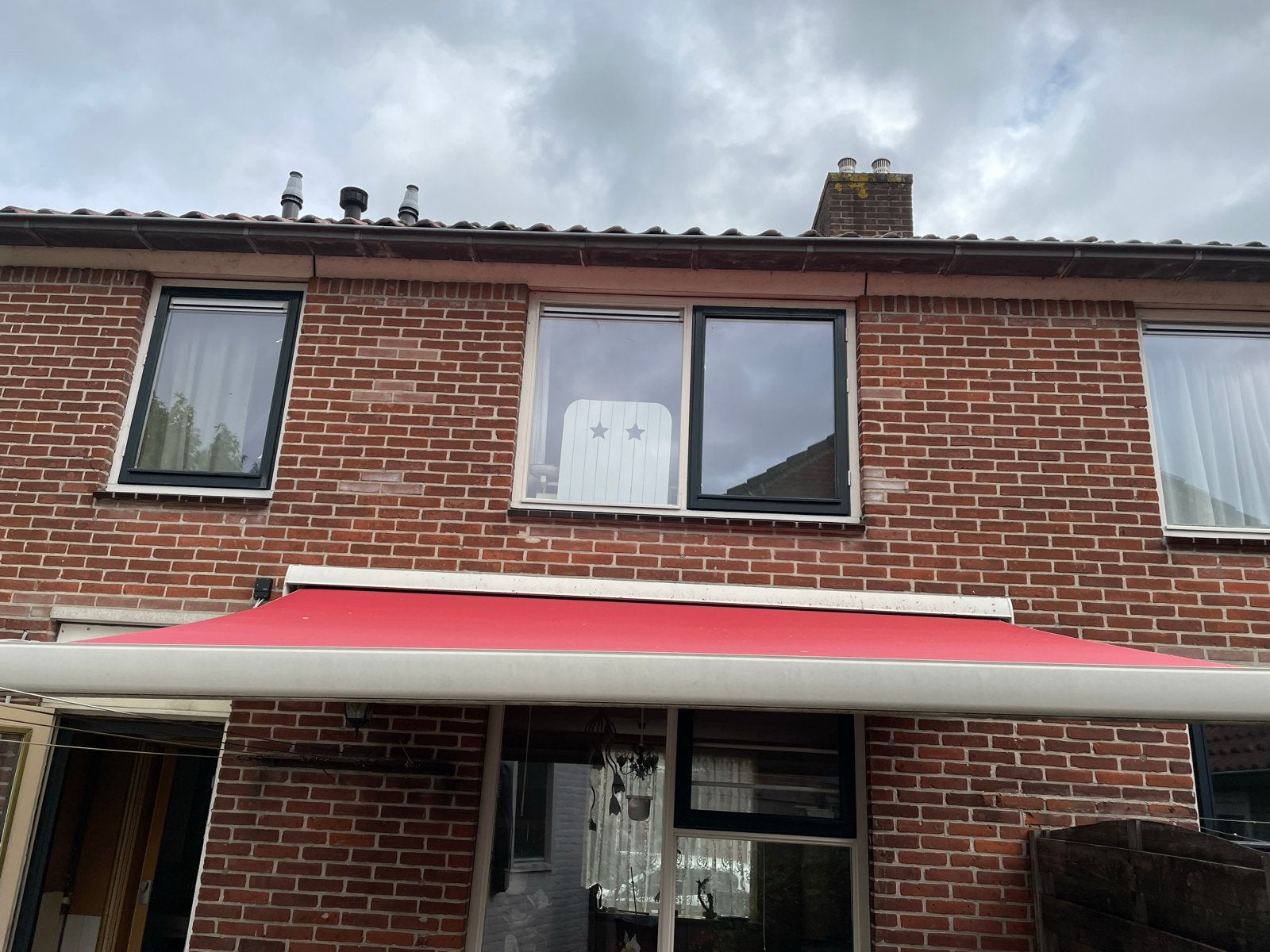 Elektrisch Somfy zonnescherm - 3,5m breed, 2,5m uitval, rood, Ophalen, Gebruikt, Elektrisch, 150 tot 300 cm