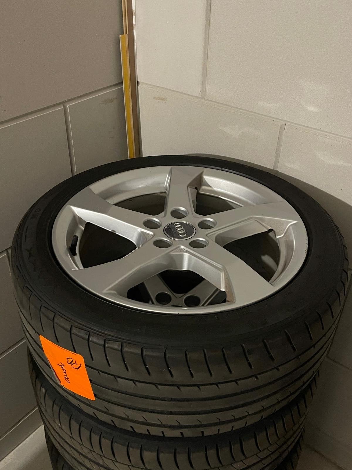 Audi Banden en Velgen - Zomerbanden, Ophalen, Banden en Velgen, 17 inch, Personenwagen