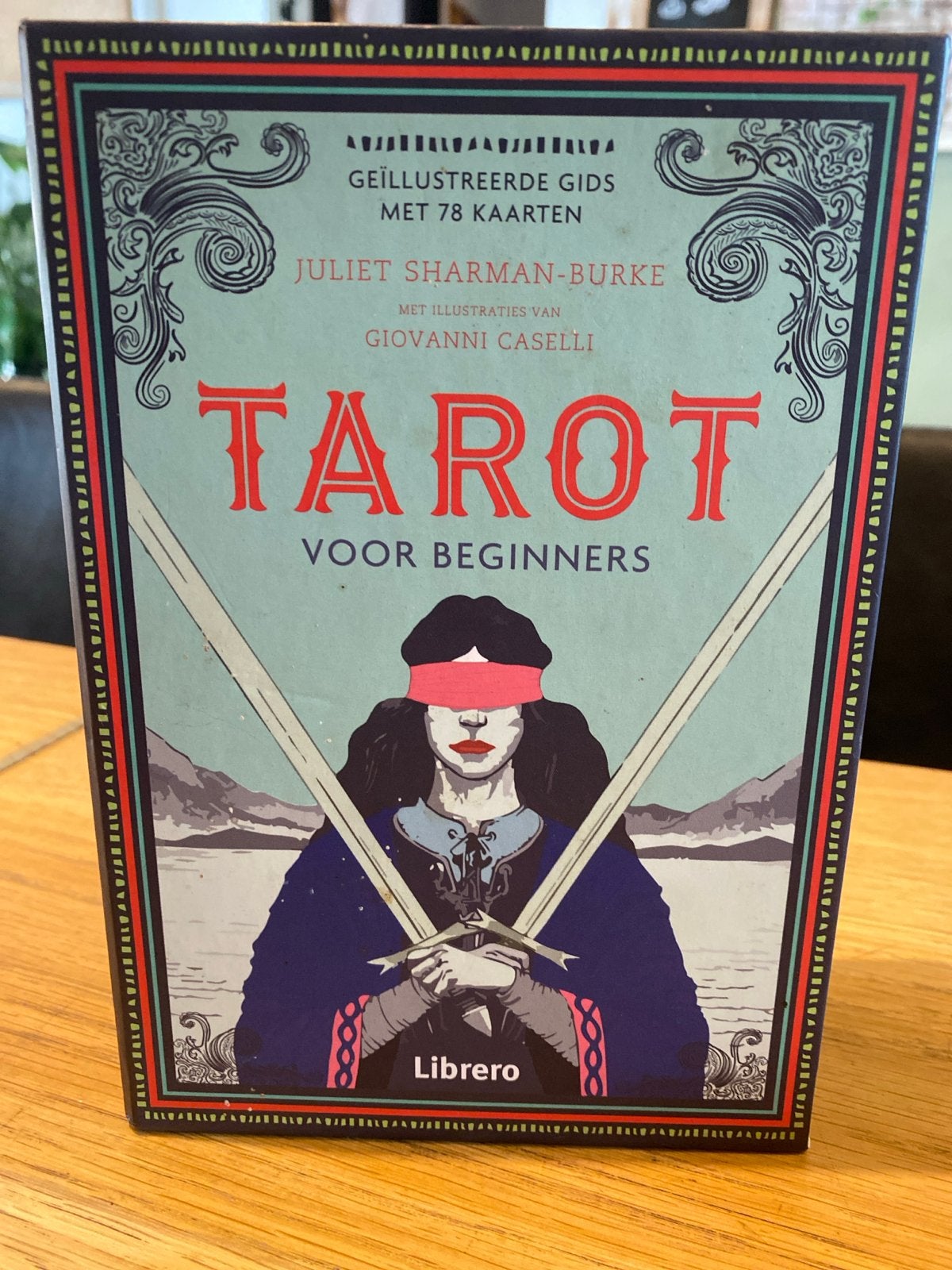 Tarot voor Beginners: Geïllustreerde Gids met 78 Kaarten, Ophalen of Verzenden, Zo goed als nieuw, Tarot of Kaarten leggen, Instructieboek