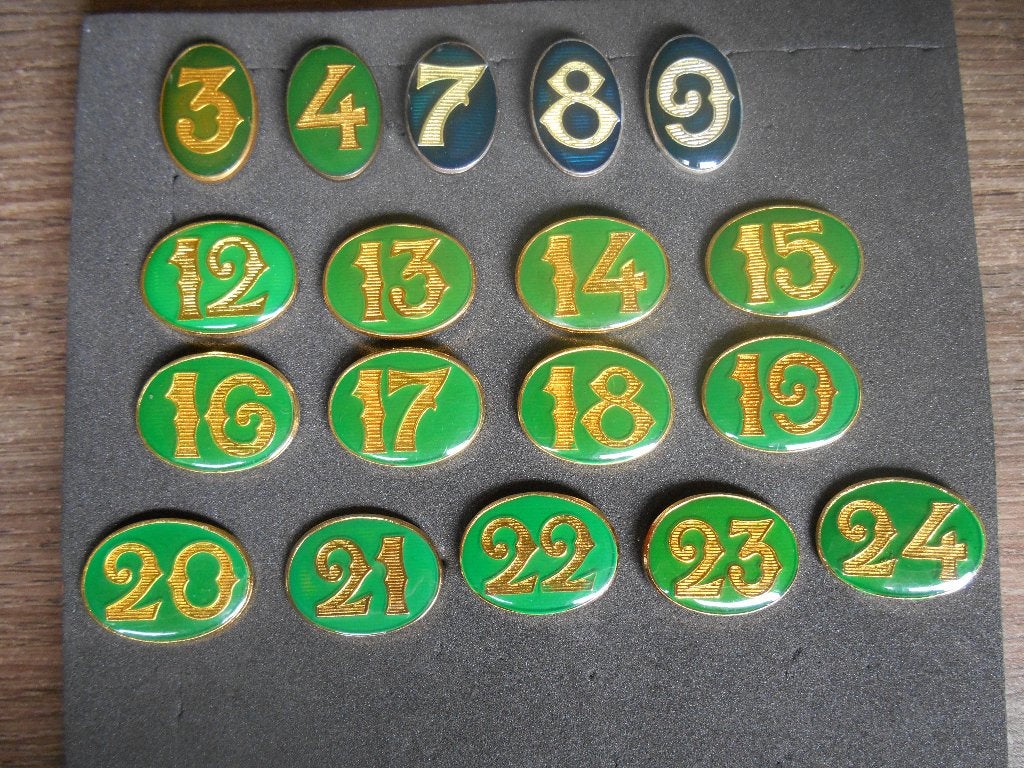 Cijfers / nummers van de Vierdaagse medaille 7 euro per stuk, Verzamelen, Ophalen of Verzenden, Landmacht, Nederland, Lintje, Medaille of Wings