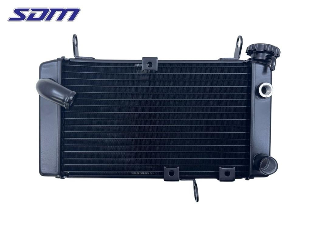 Radiateur Suzuki SV 650 1999-2002 (SV650N SV650S SV650), Gebruikt, Suzuki Deutschland GmbH, Kontakt@suzuki.de, Suzuki-Allee 7, Bensheim 64625, , Duitsland