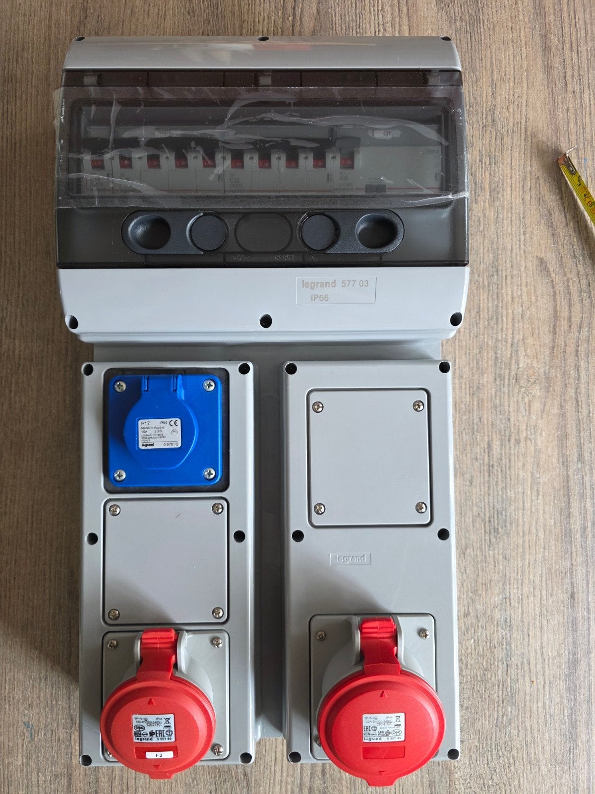 Legrand Combi Wandcontactdoos 230V/400V 16A en 32A, Ophalen of Verzenden, Overige typen