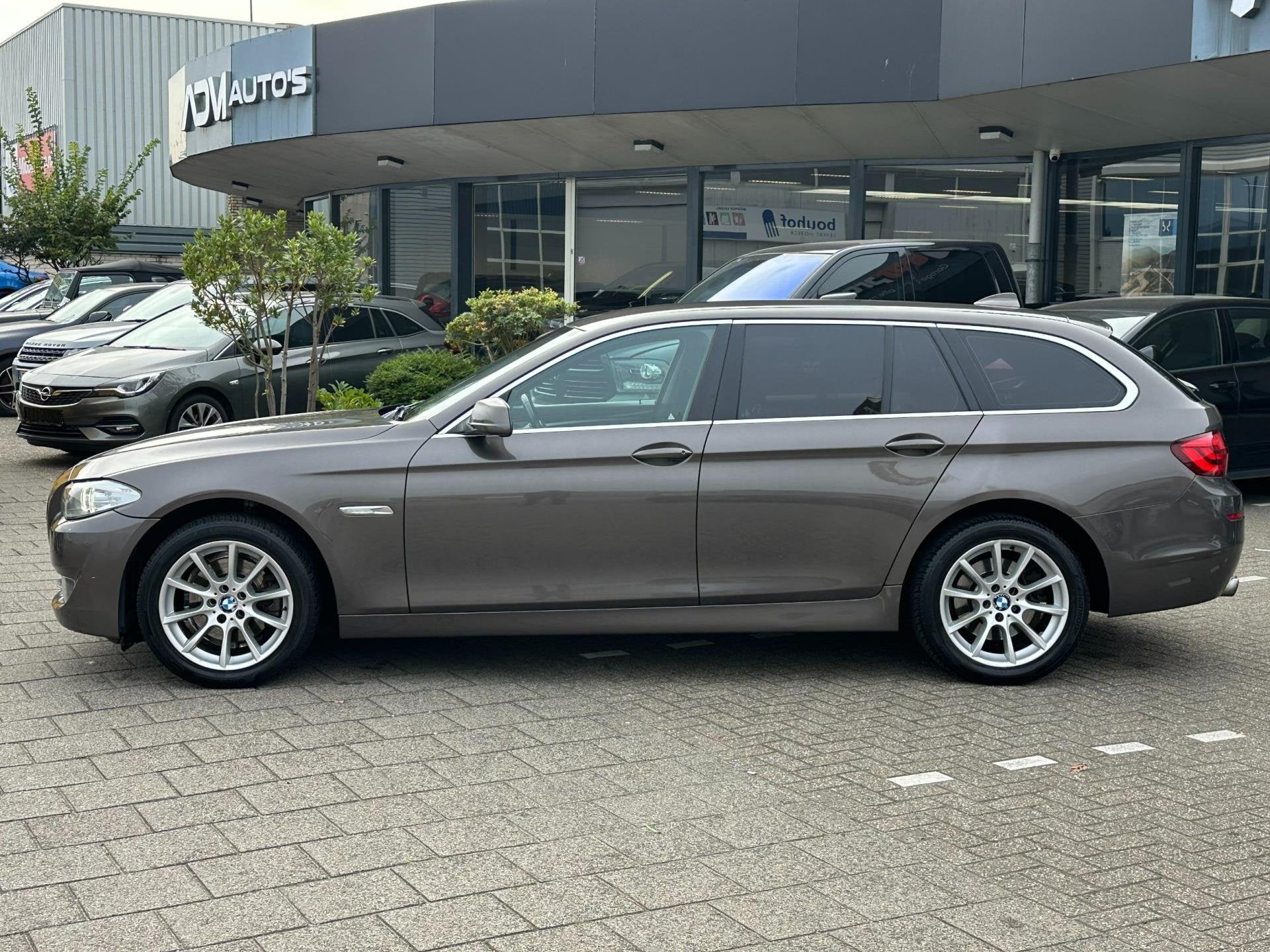 Foto 3 van BMW 5-serie Touring 520i High Executive