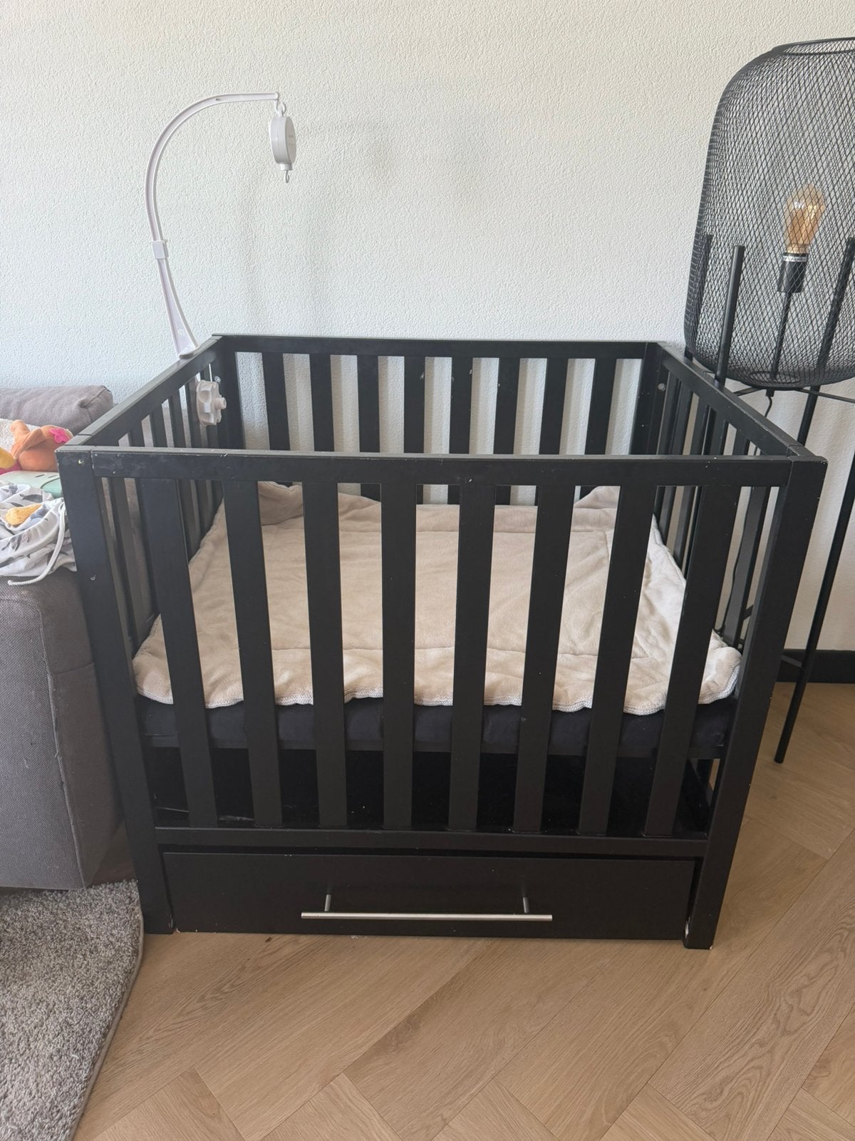 Zwarte box met lade, Kinderen en Baby's, Boxen, Ophalen, Gebruikt, Vierkant, In hoogte verstelbaar